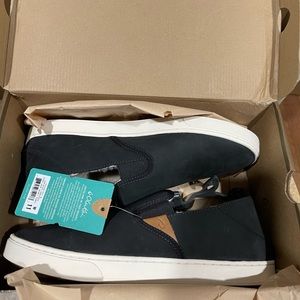 Olukai Pehuea Heu Casual Shoes. NWT.